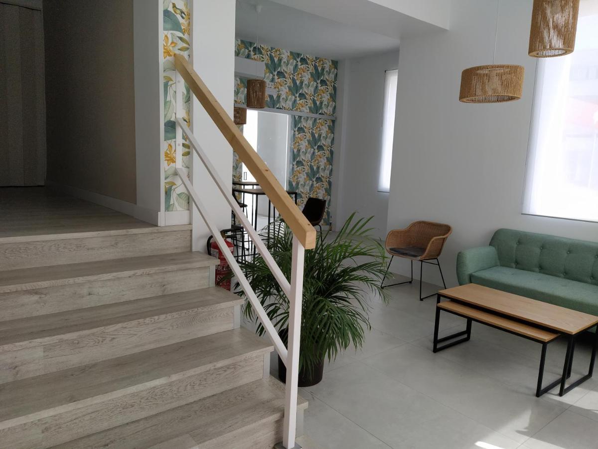 Hostal Tropical โมตริล ภายนอก รูปภาพ