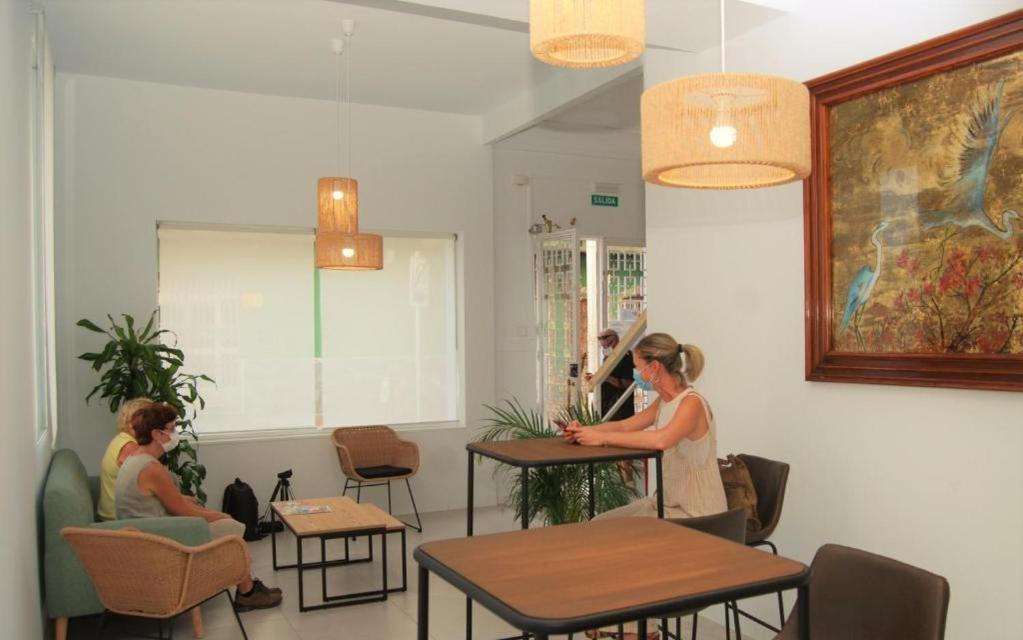 Hostal Tropical โมตริล ภายนอก รูปภาพ