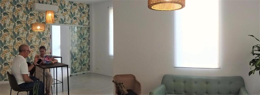 Hostal Tropical โมตริล ภายนอก รูปภาพ
