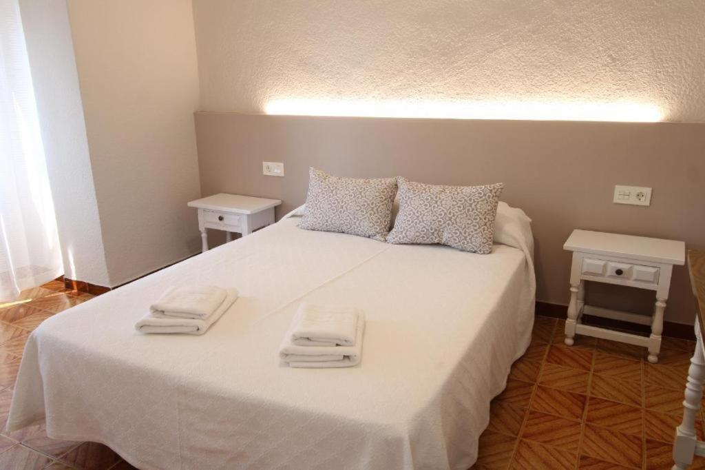 Hostal Tropical โมตริล ภายนอก รูปภาพ