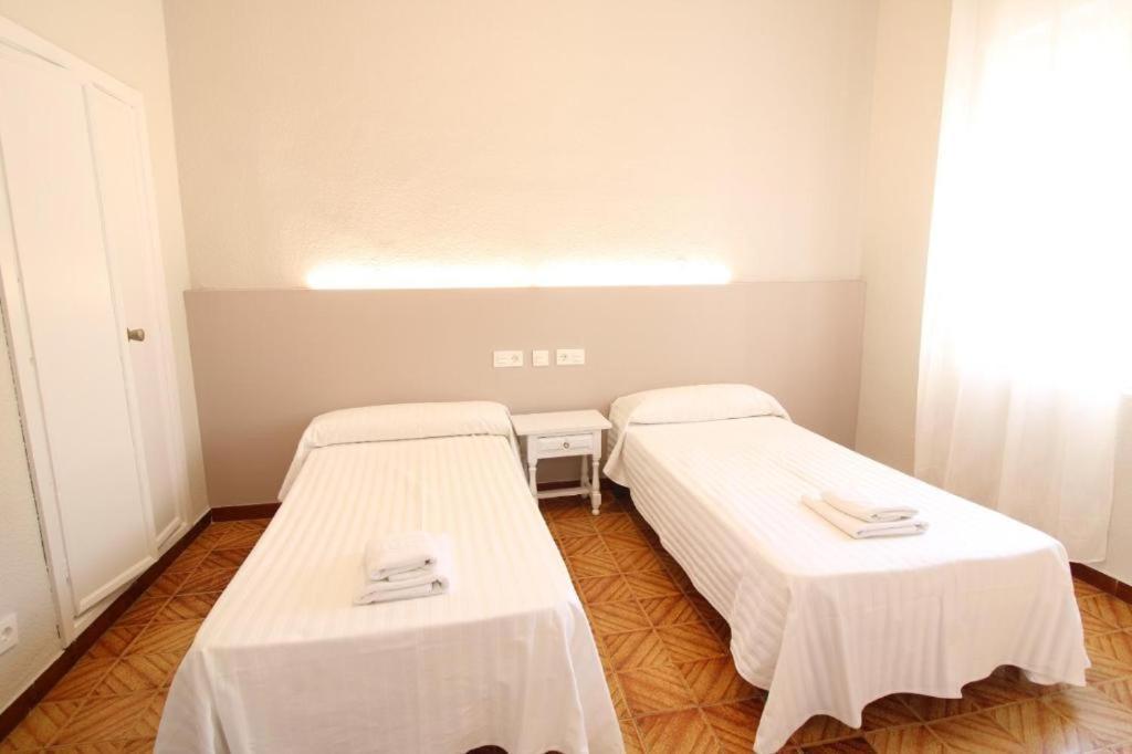Hostal Tropical โมตริล ภายนอก รูปภาพ