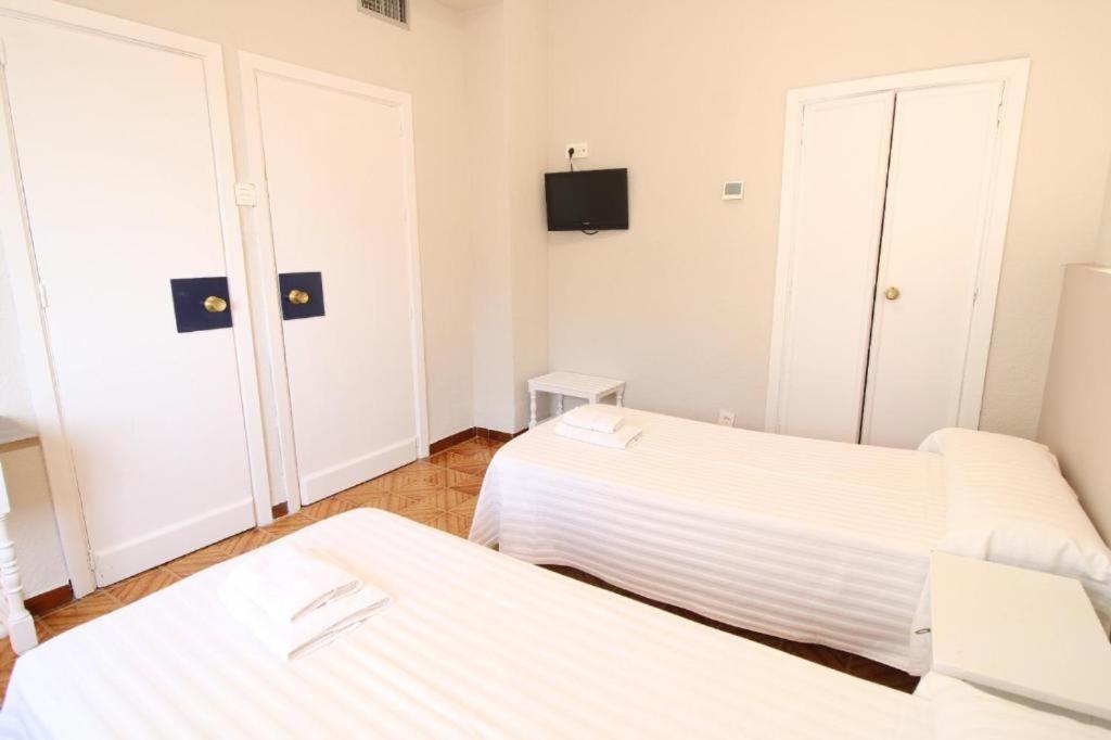 Hostal Tropical โมตริล ภายนอก รูปภาพ
